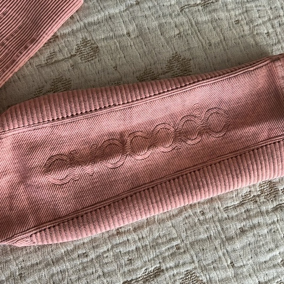 Peachy Avocado leggings - Picture 4 of 4